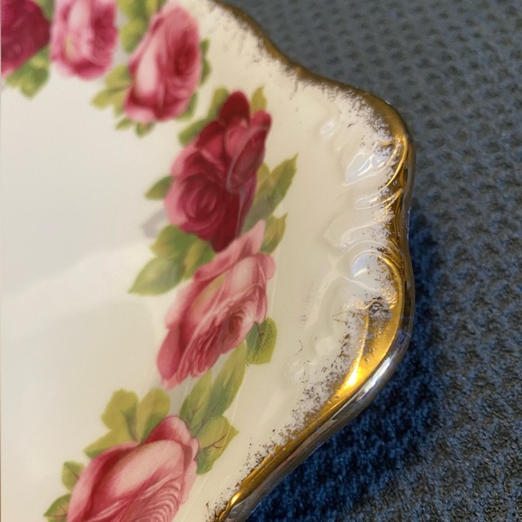 Old English Roses cake plate by Royal Albert 10” - Picture 5 of 7